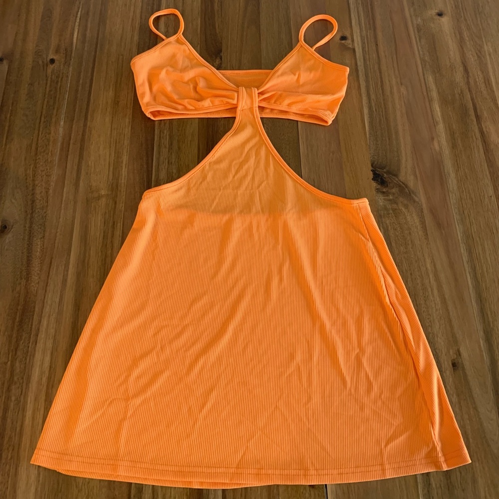 Orange cutout mini dress 🧡